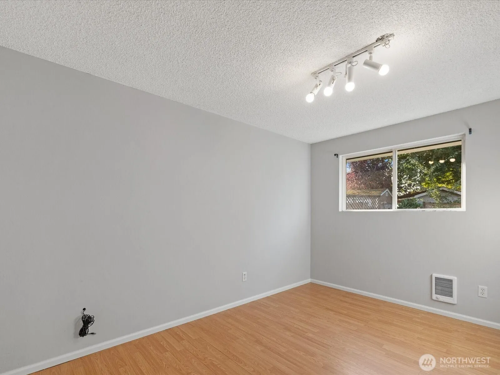 2302 201st Place SW, Lynnwood, WA 98036