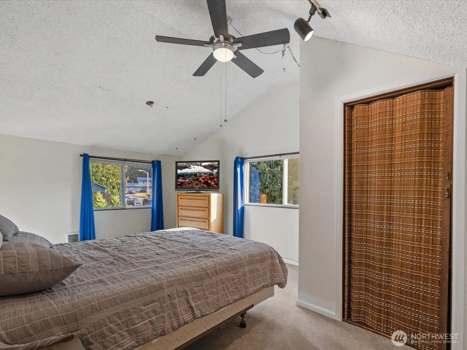 2302 201st Place SW, Lynnwood, WA 98036