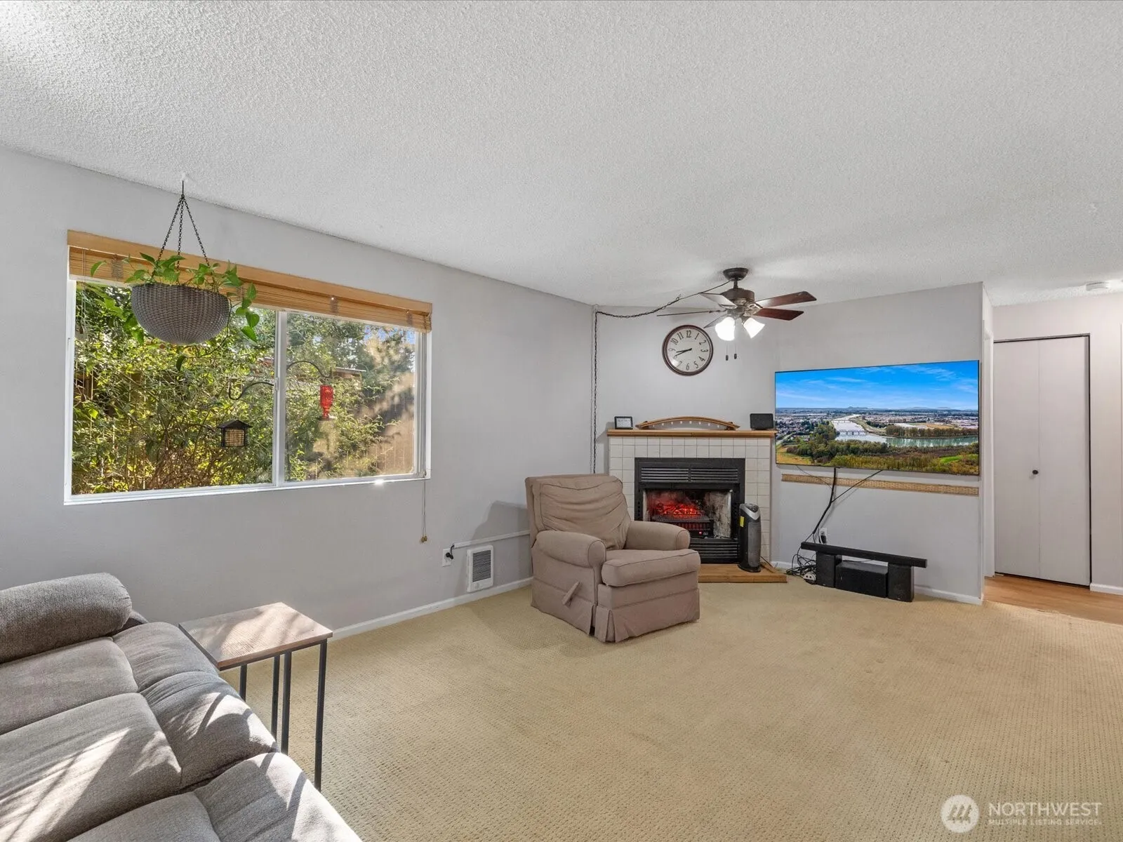 2302 201st Place SW, Lynnwood, WA 98036