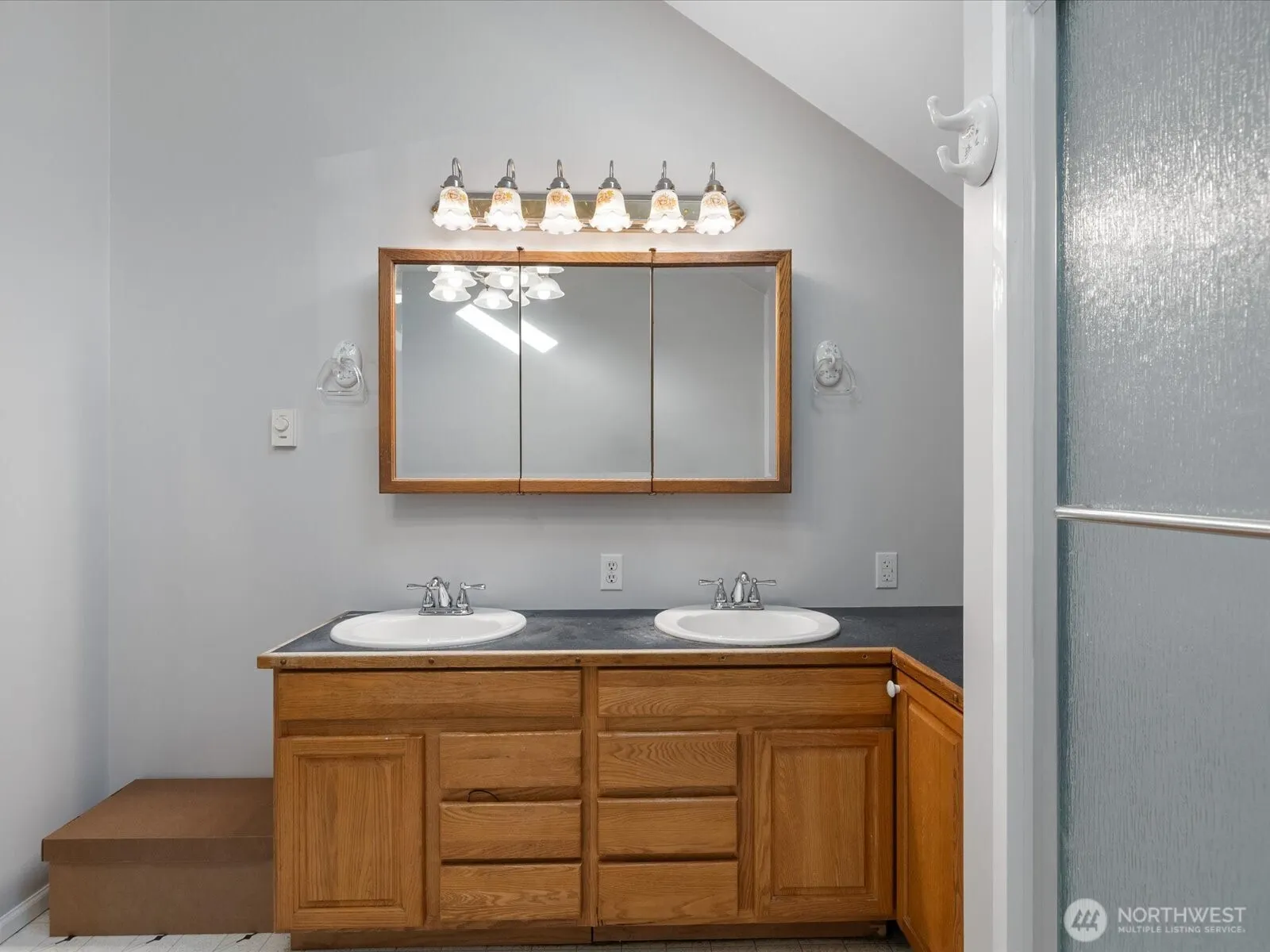 2302 201st Place SW, Lynnwood, WA 98036