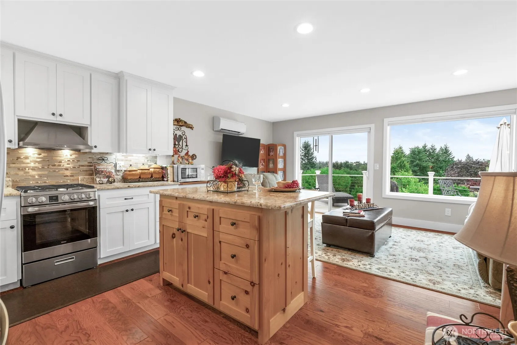24215 75th Avenue SE, Woodinville, WA 98072