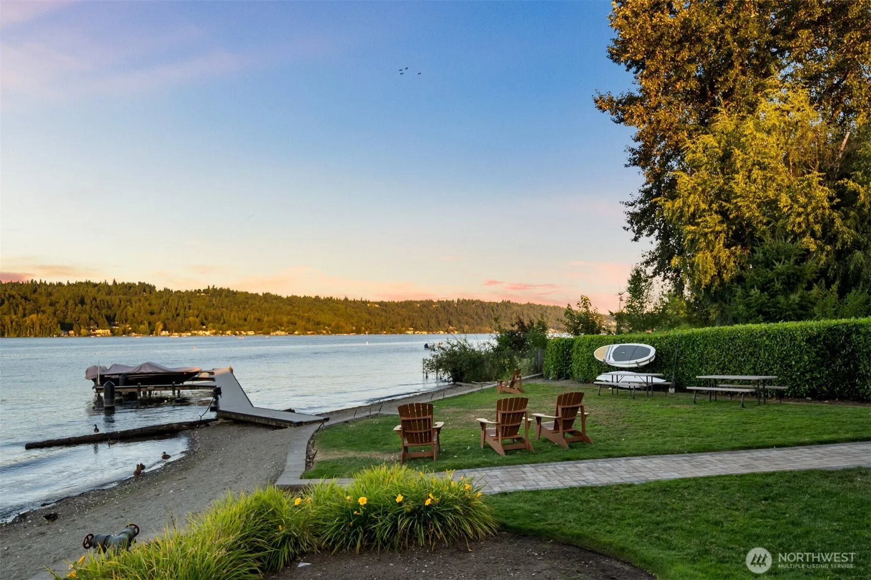17517 NE 38th Court , Redmond, WA 98052-5833
