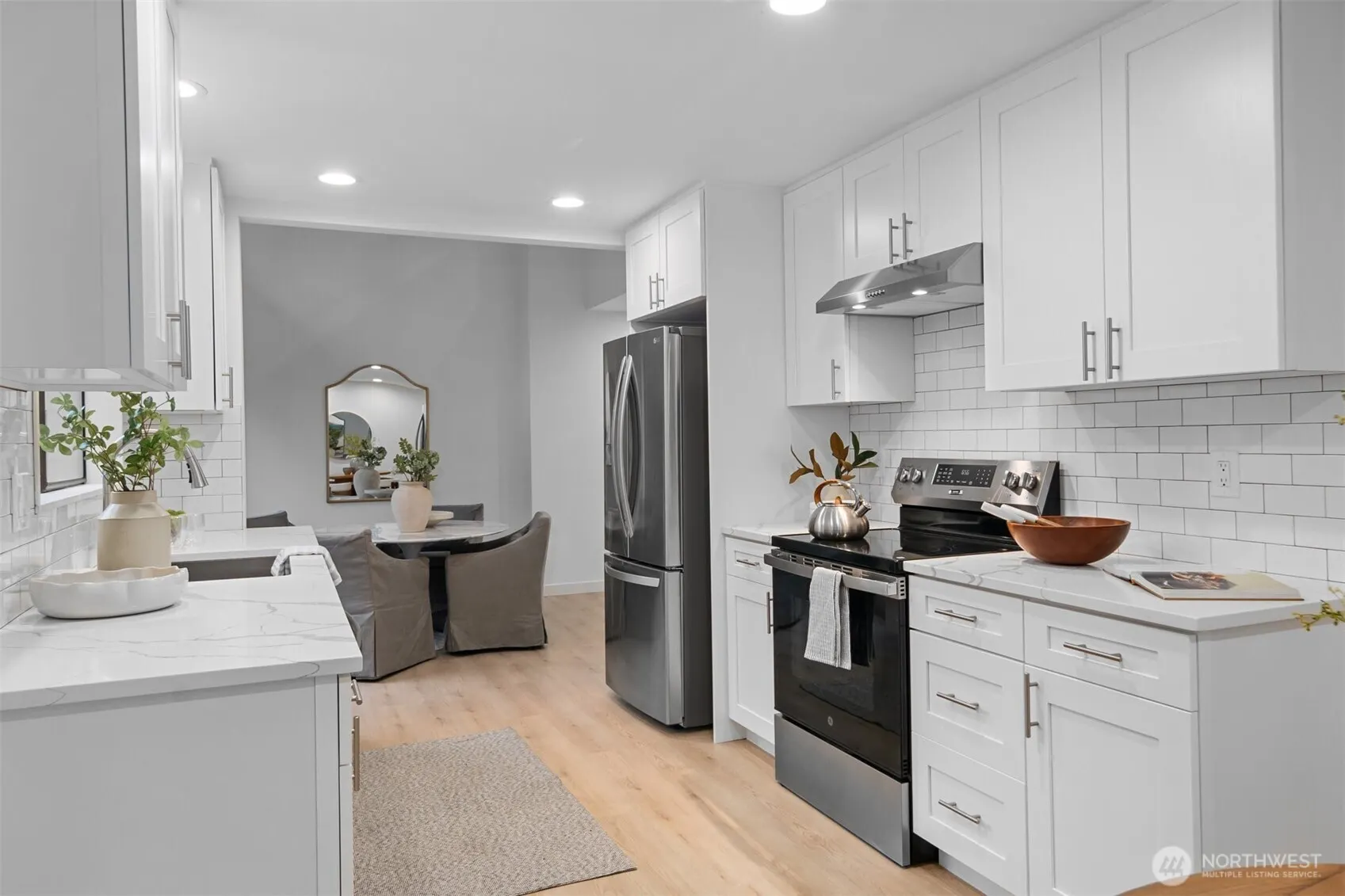 17517 NE 38th Court , Redmond, WA 98052-5833