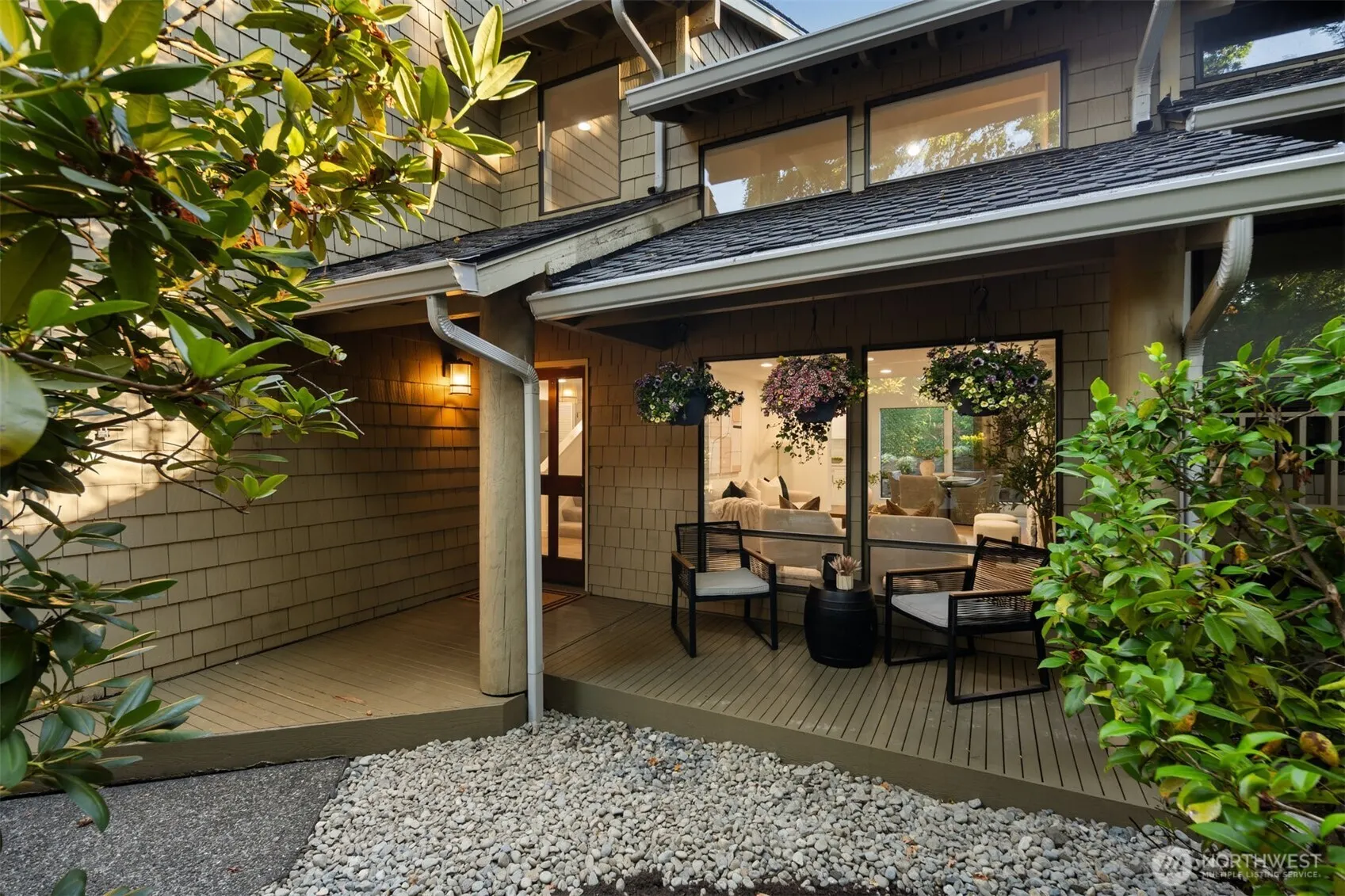 17517 NE 38th Court , Redmond, WA 98052-5833