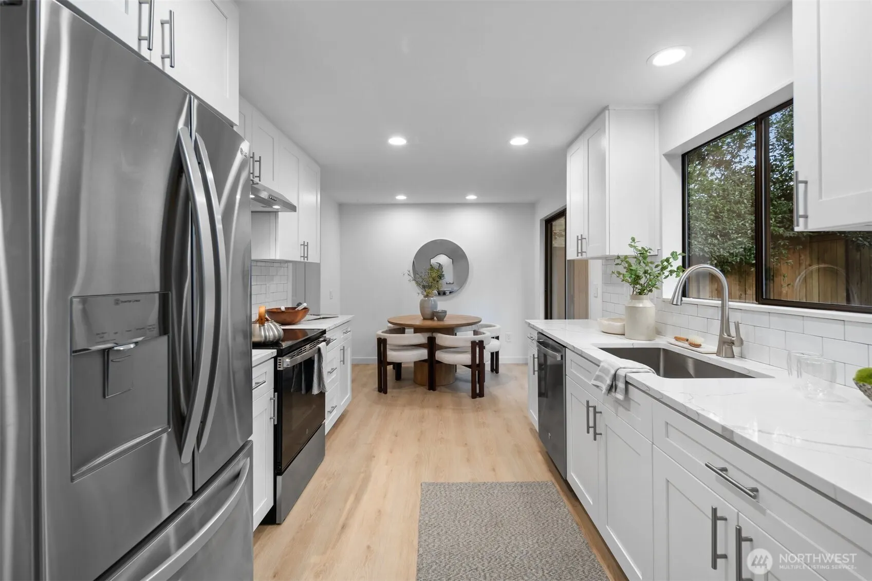 17517 NE 38th Court , Redmond, WA 98052-5833