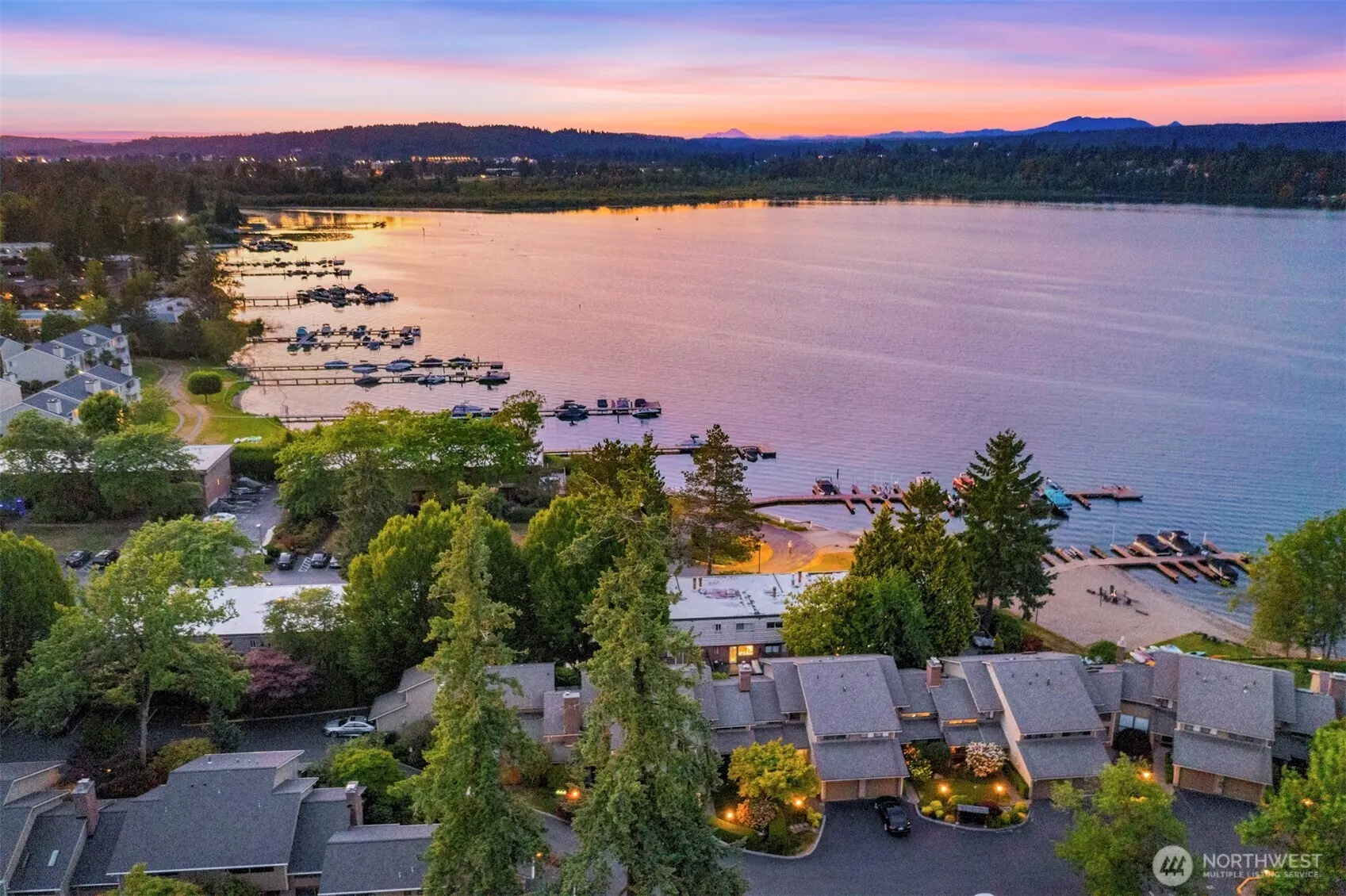 17517 NE 38th Court , Redmond, WA 98052-5833