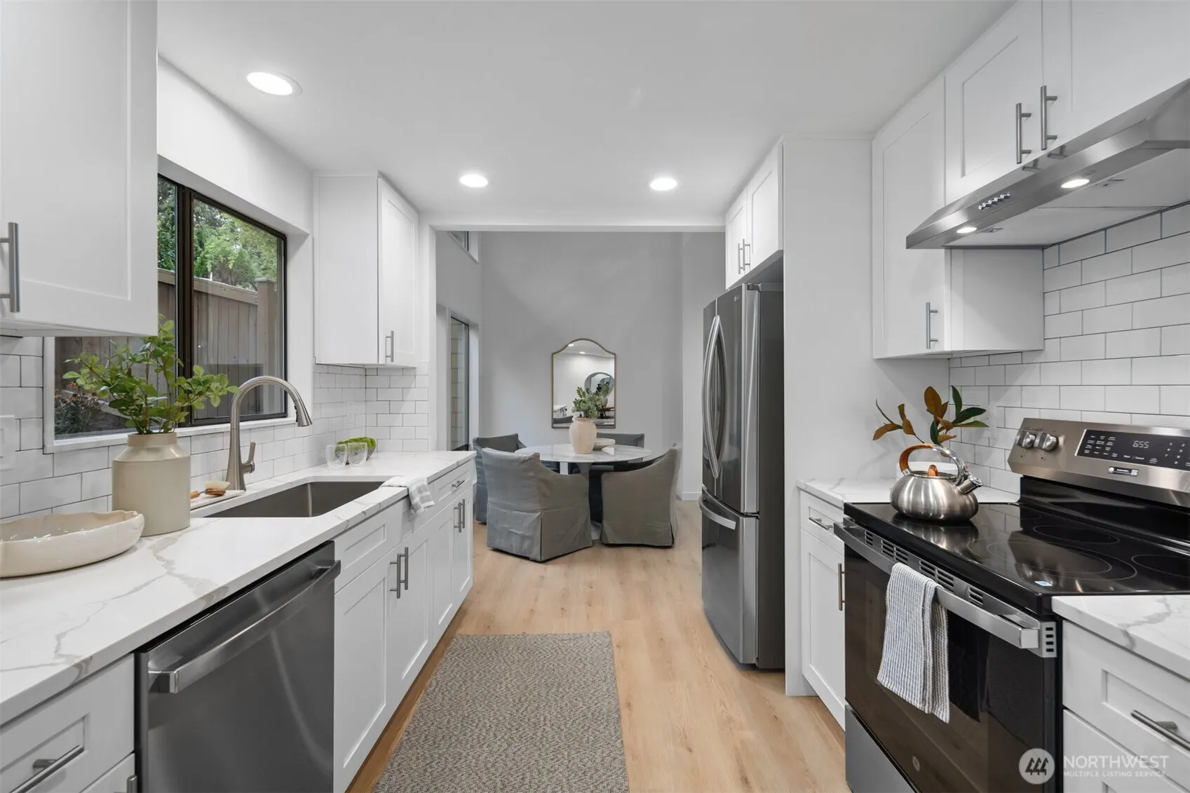17517 NE 38th Court , Redmond, WA 98052-5833