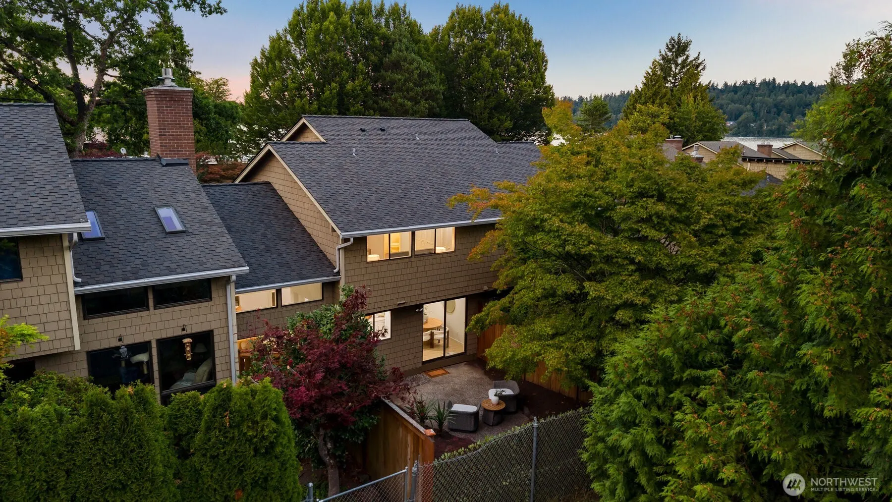 17517 NE 38th Court , Redmond, WA 98052-5833