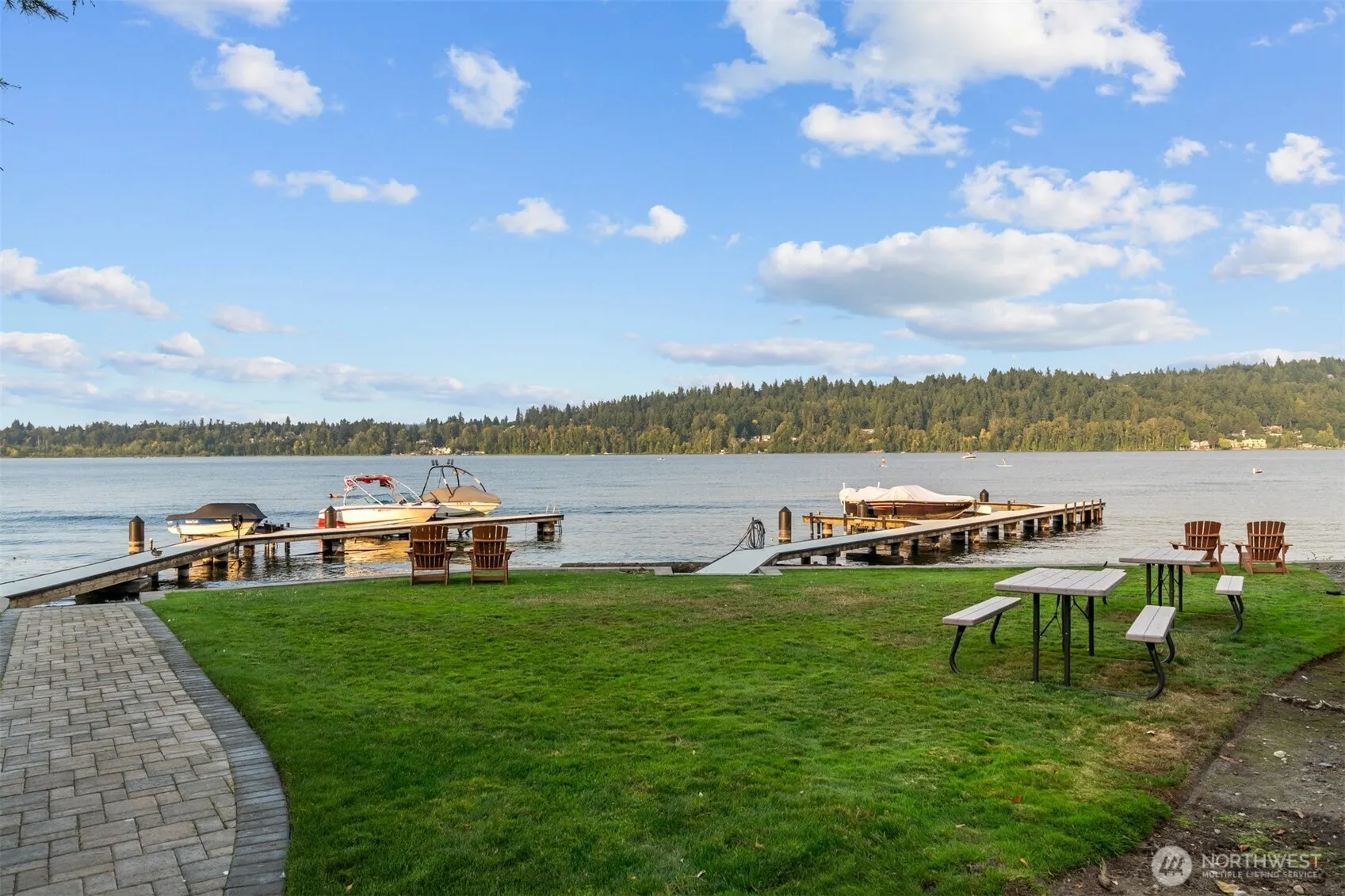 17517 NE 38th Court , Redmond, WA 98052-5833