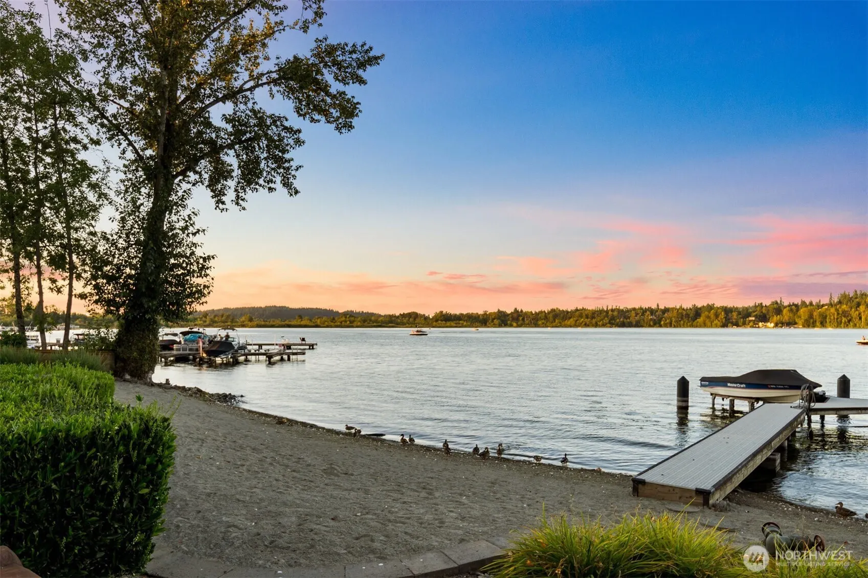 17517 NE 38th Court , Redmond, WA 98052-5833
