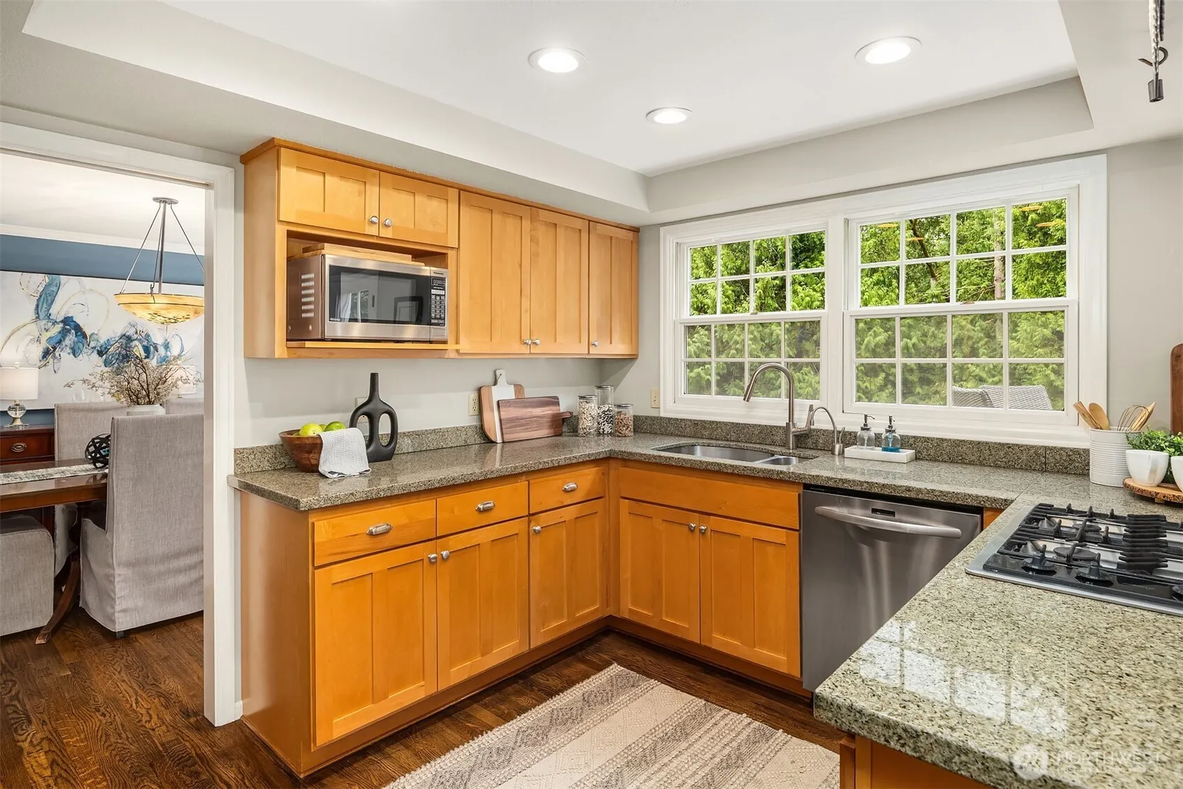 18232 SE 43rd Court , Issaquah, WA 98027