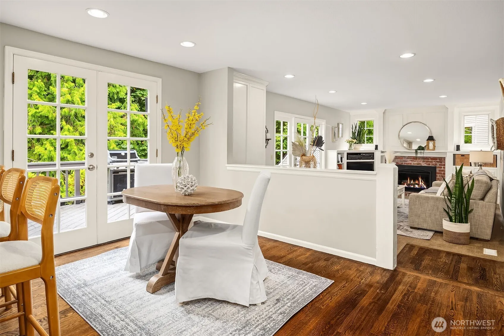 18232 SE 43rd Court , Issaquah, WA 98027