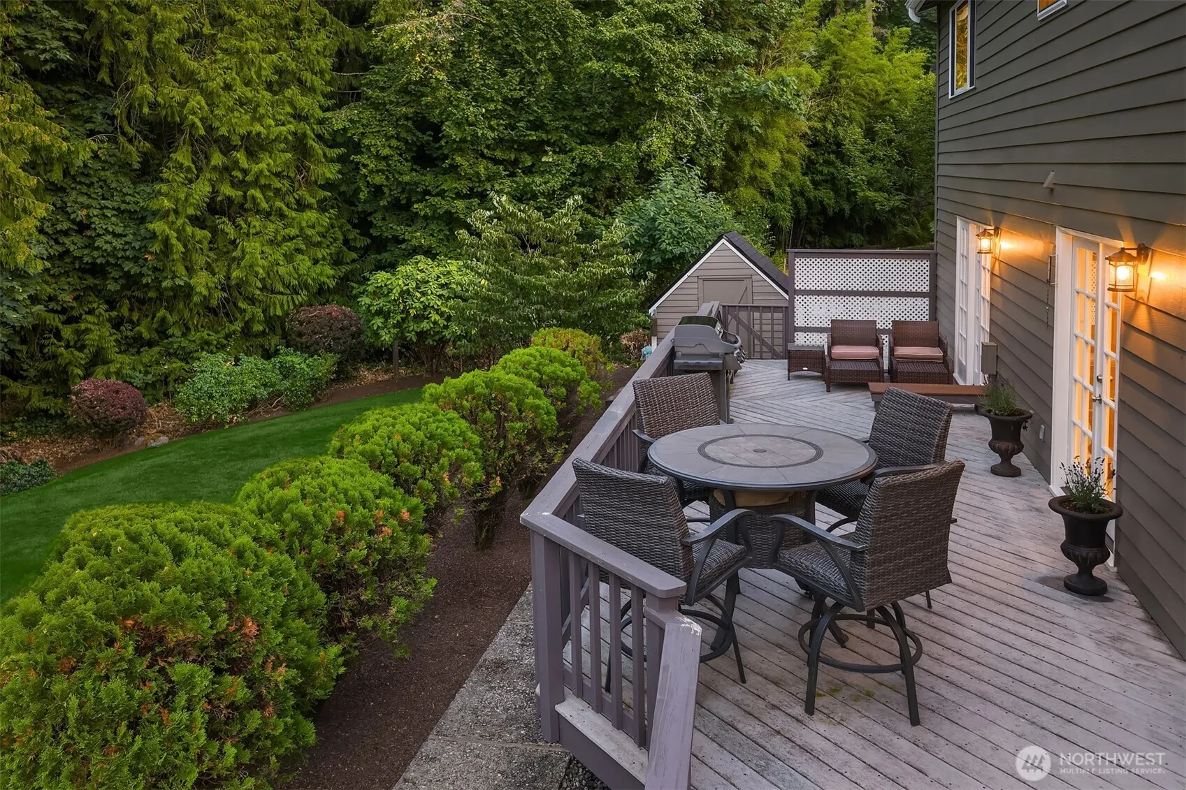 18232 SE 43rd Court , Issaquah, WA 98027