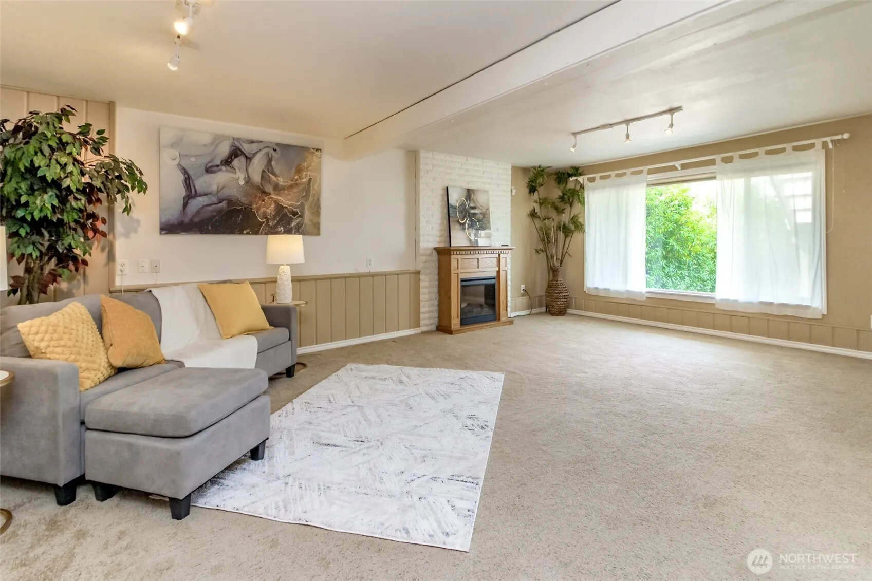 9514 S 218th Street , Kent, WA 98031-2427