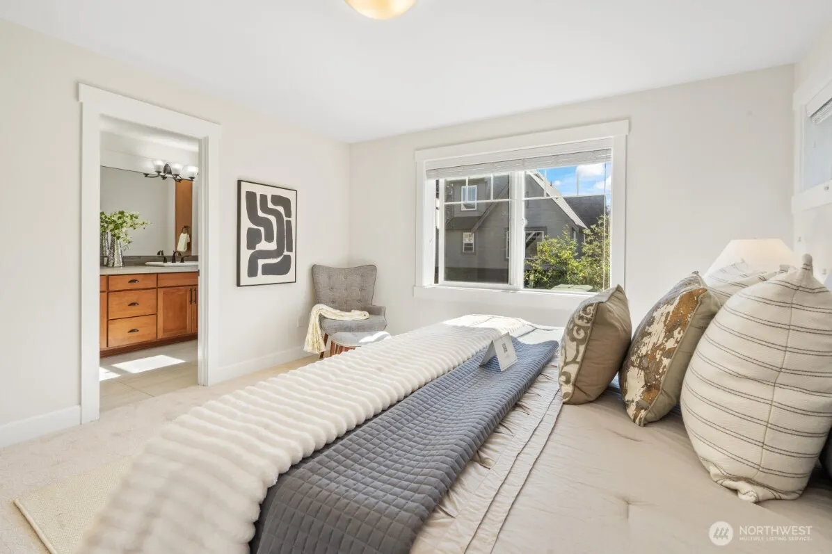 1362 Williamsburg Walk NE, Issaquah, WA 98029
