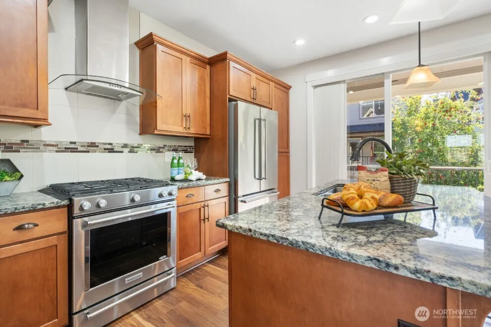 1362 Williamsburg Walk NE, Issaquah, WA 98029