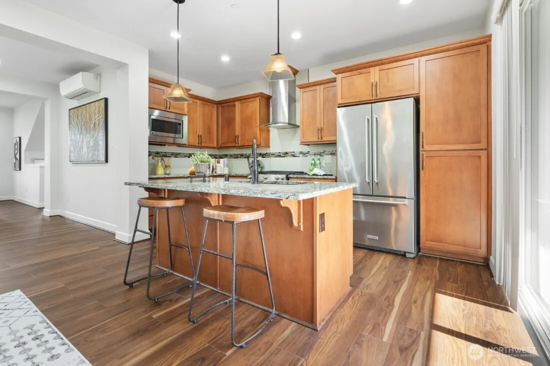 1362 Williamsburg Walk NE, Issaquah, WA 98029