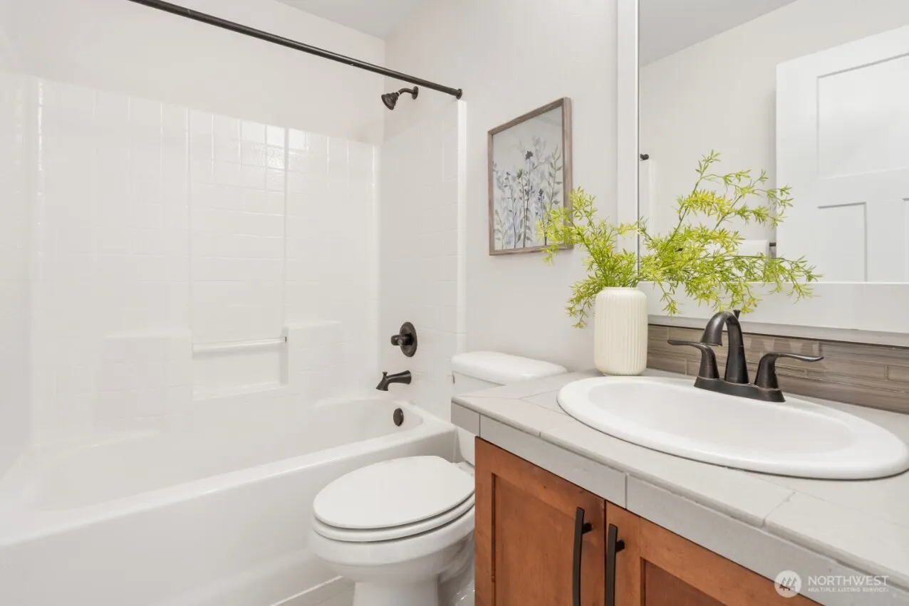1362 Williamsburg Walk NE, Issaquah, WA 98029