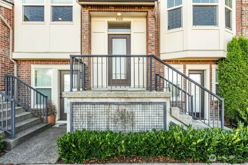 1362 Williamsburg Walk NE, Issaquah, WA 98029