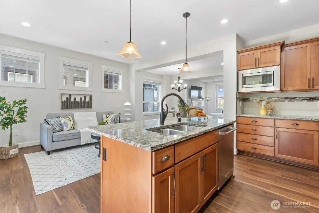 1362 Williamsburg Walk NE, Issaquah, WA 98029