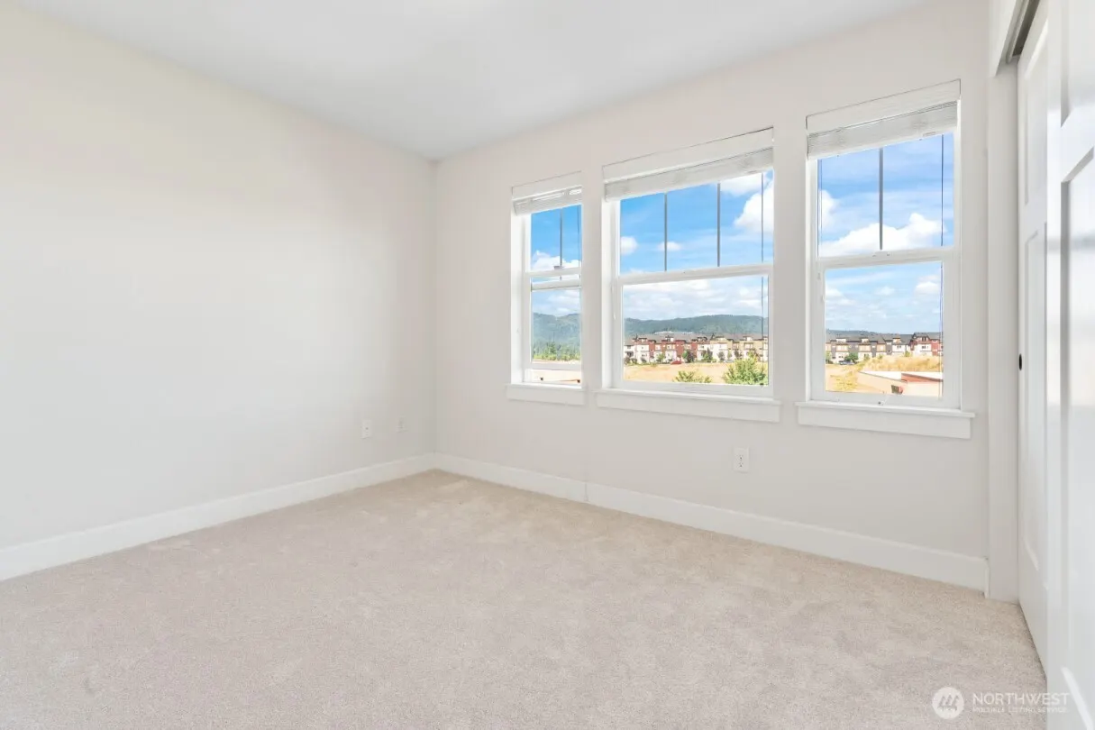 1362 Williamsburg Walk NE, Issaquah, WA 98029