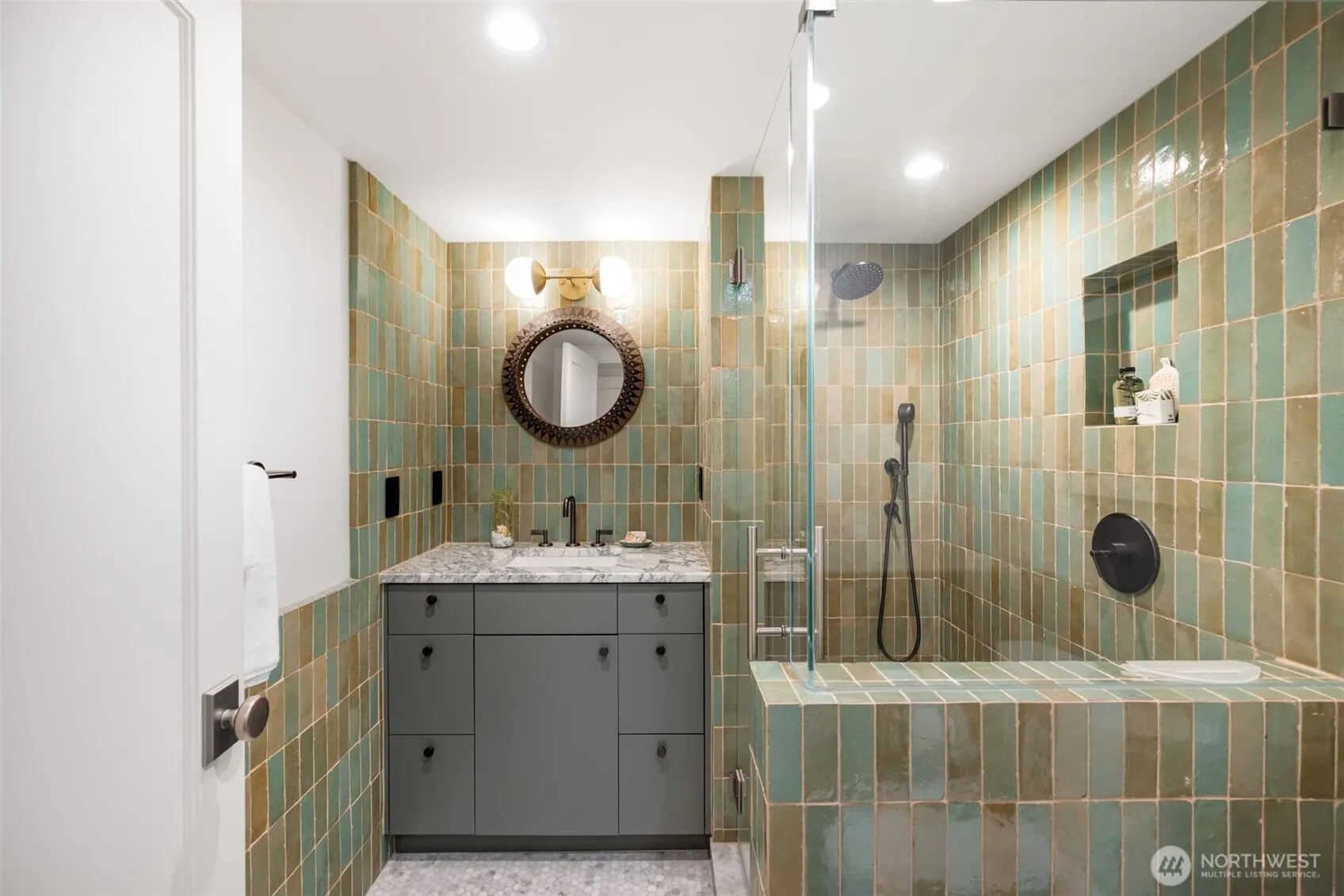 1921 E Blaine , Seattle, WA 98112