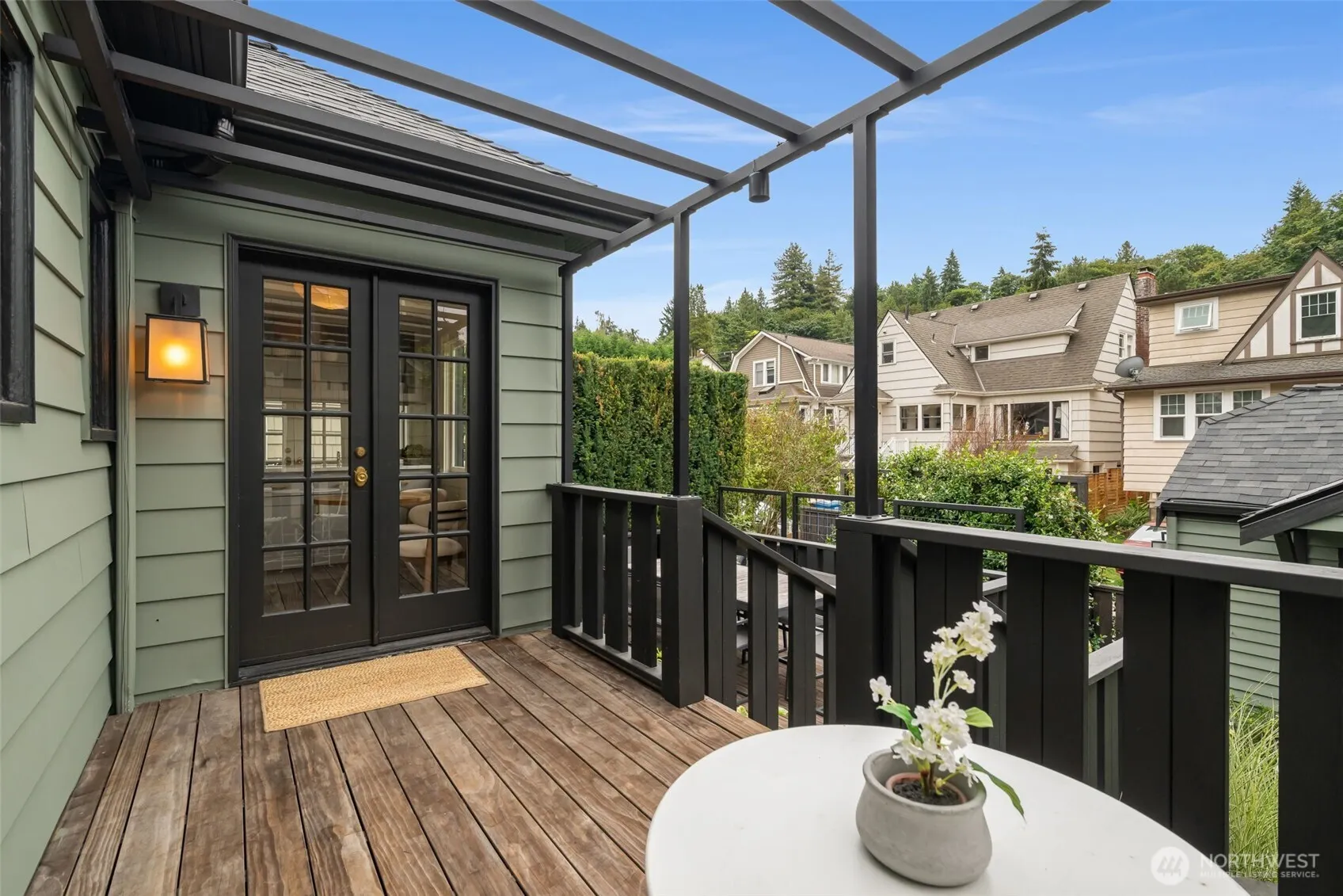 1921 E Blaine , Seattle, WA 98112