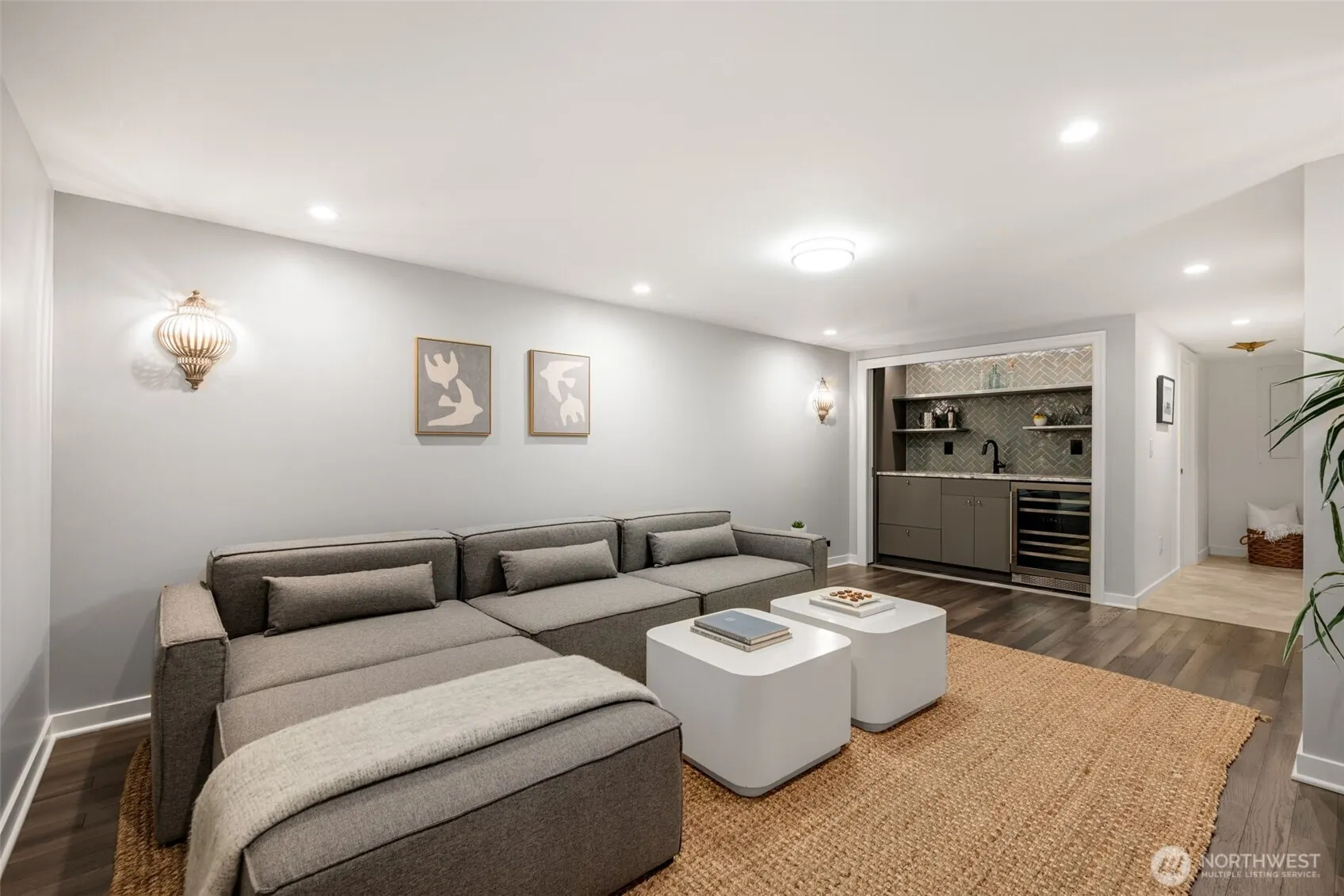 1921 E Blaine , Seattle, WA 98112