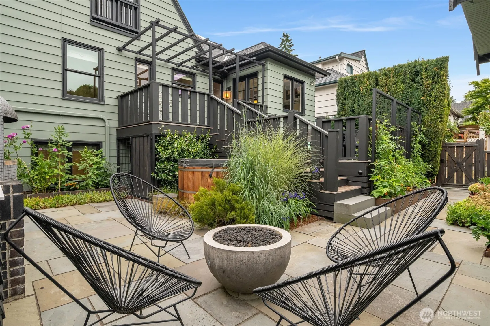 1921 E Blaine , Seattle, WA 98112