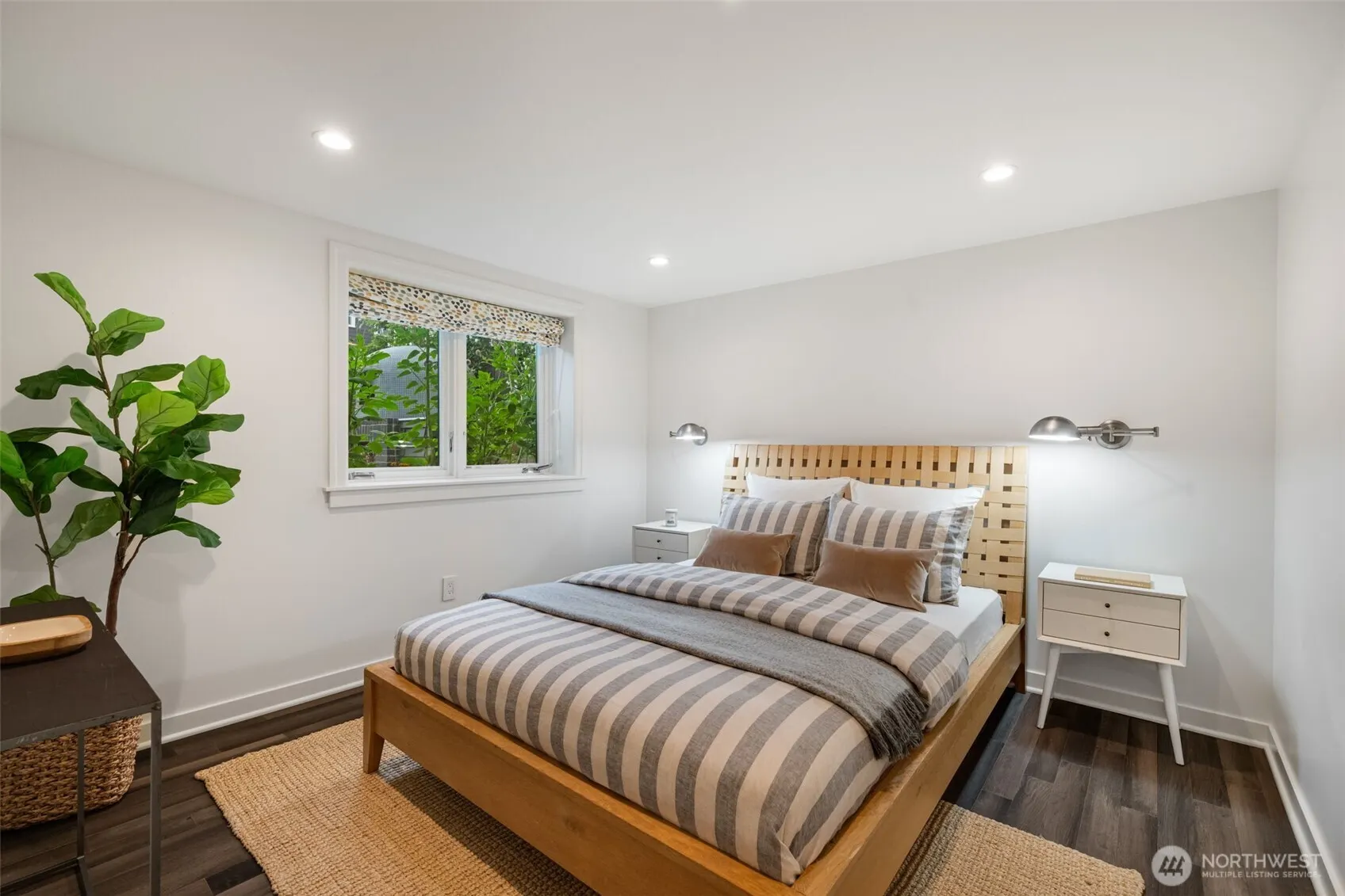 1921 E Blaine , Seattle, WA 98112