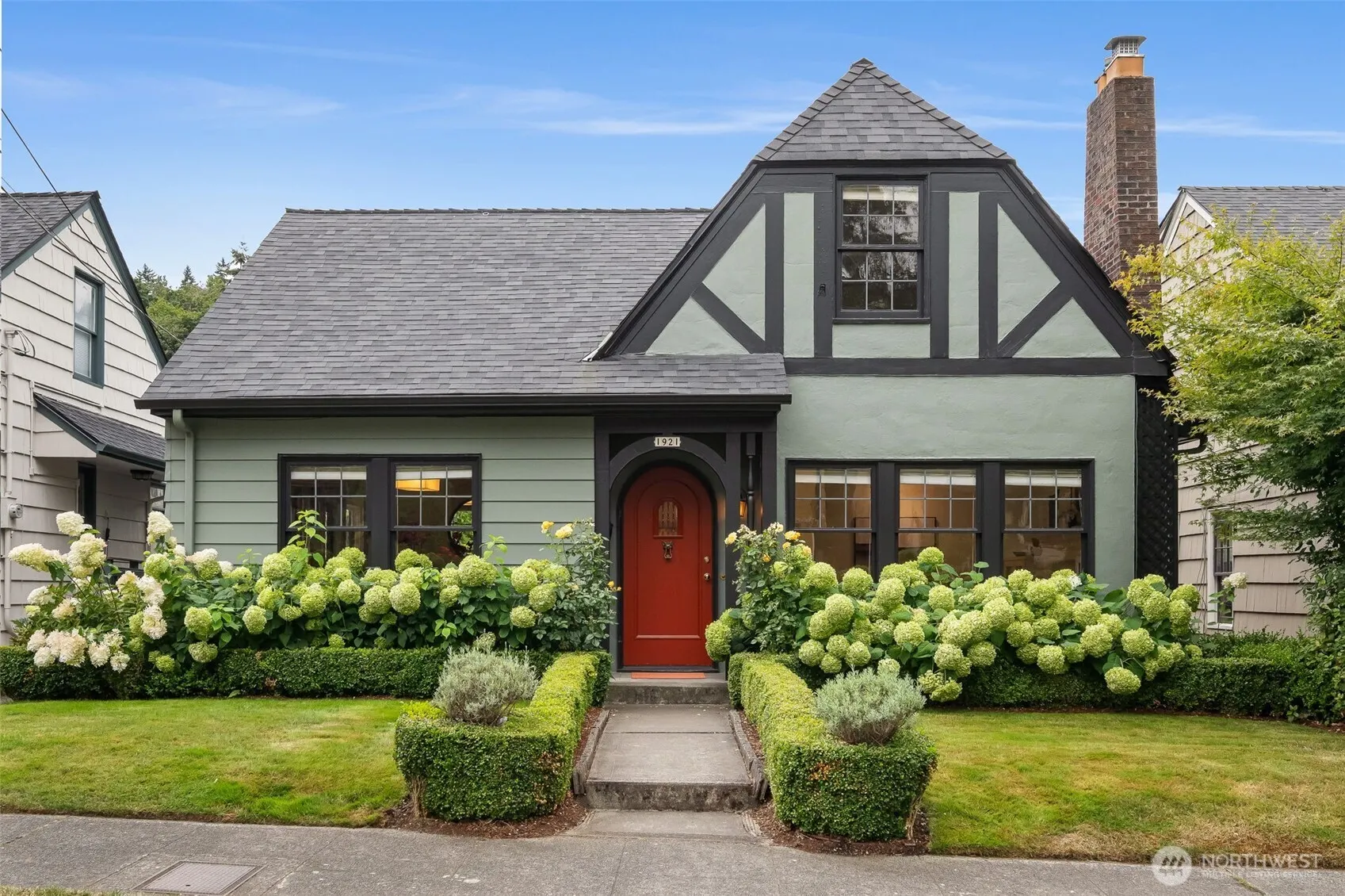 1921 E Blaine , Seattle, WA 98112