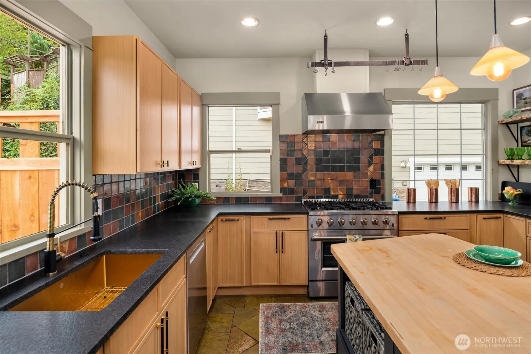 311 W Smith Street , Seattle, WA 98119-2322