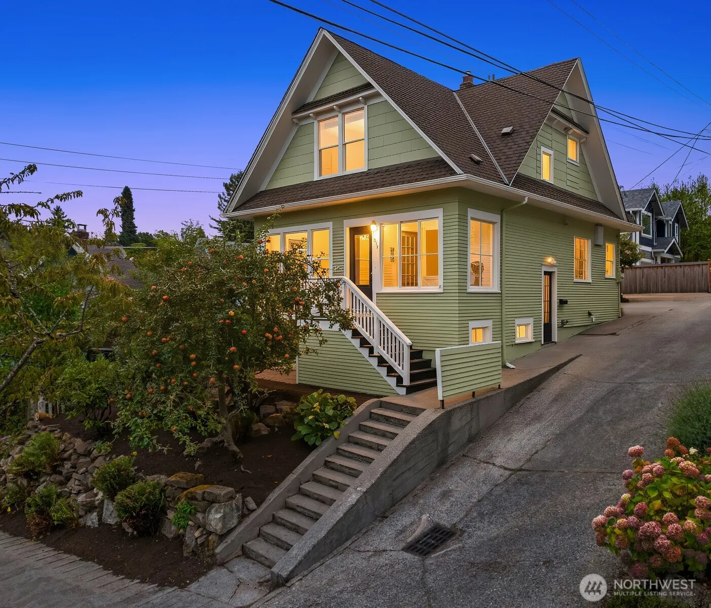 311 W Smith Street , Seattle, WA 98119-2322