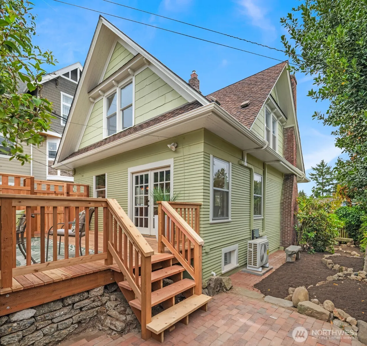 311 W Smith Street , Seattle, WA 98119-2322