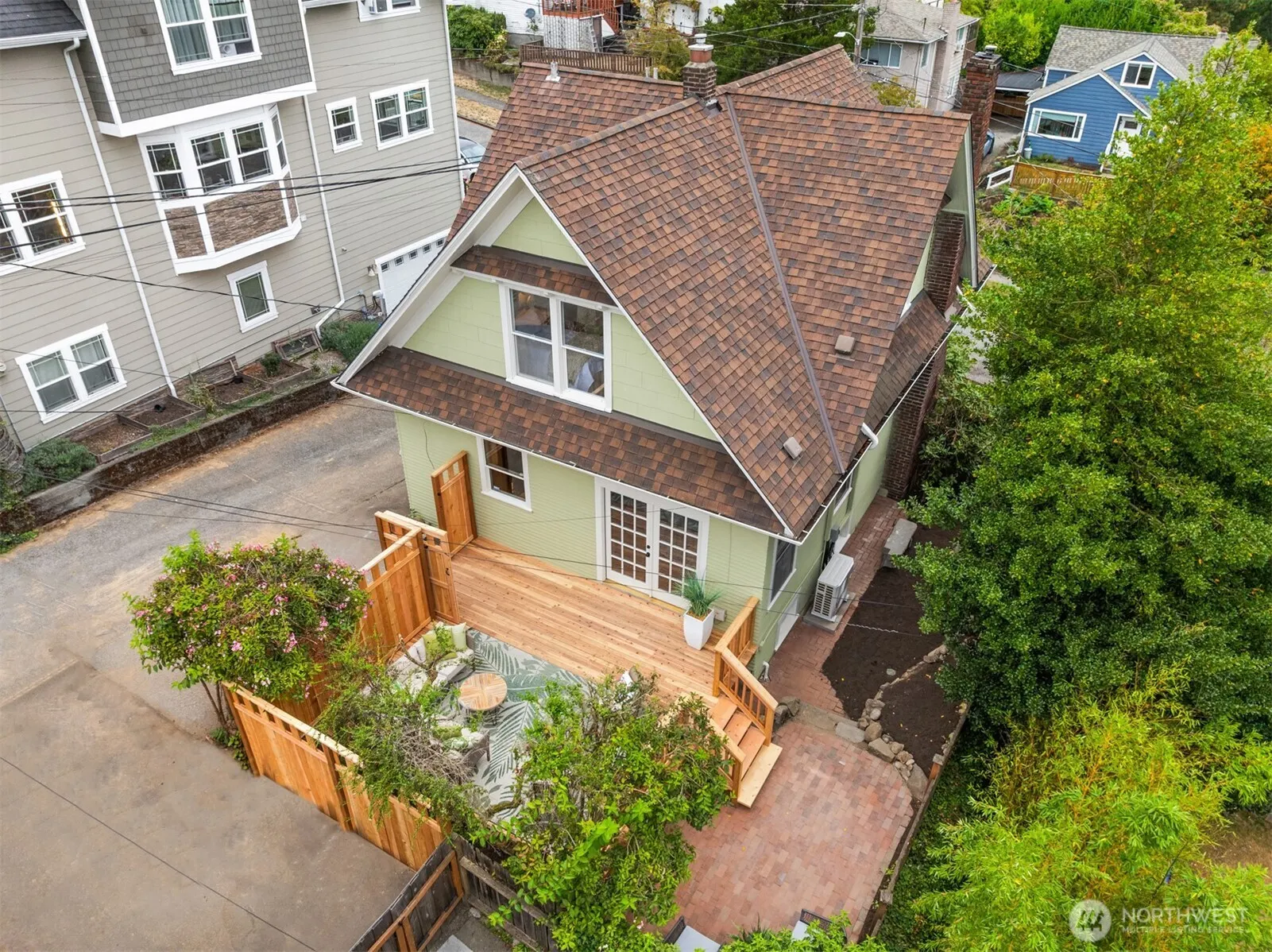 311 W Smith Street , Seattle, WA 98119-2322