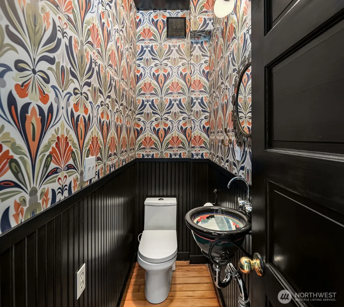 311 W Smith Street , Seattle, WA 98119-2322