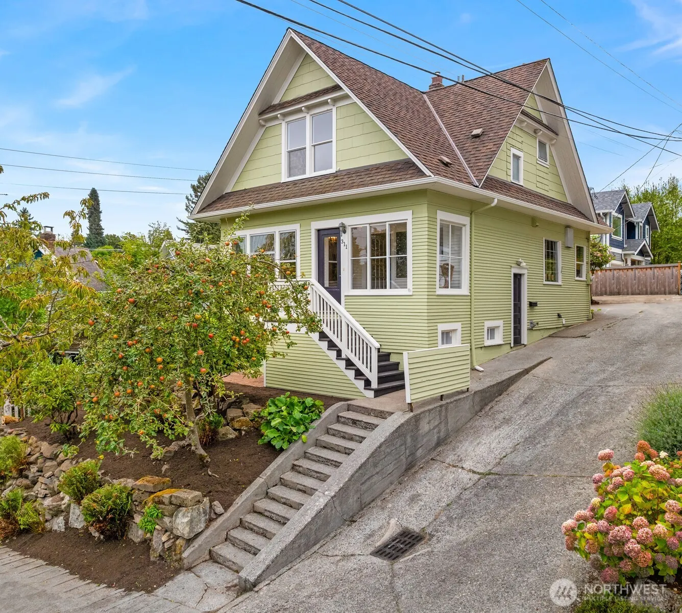 311 W Smith Street , Seattle, WA 98119-2322
