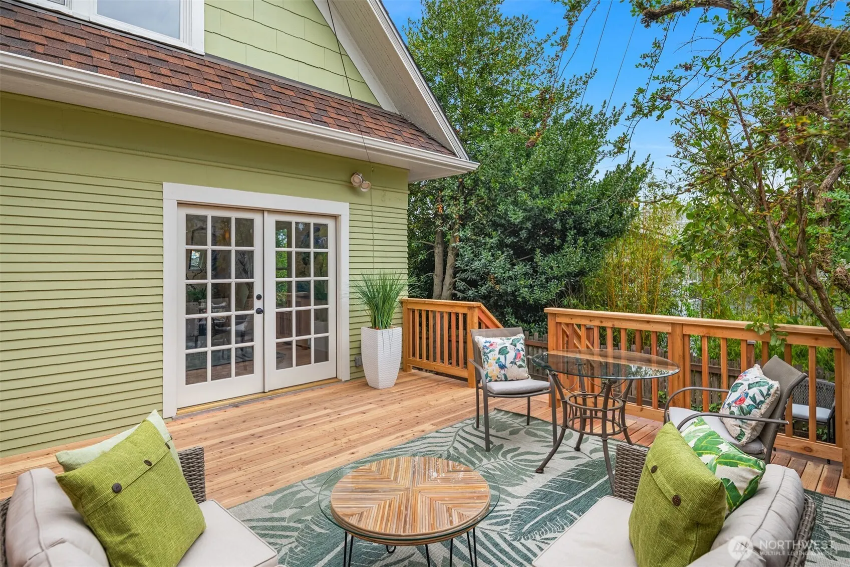 311 W Smith Street , Seattle, WA 98119-2322