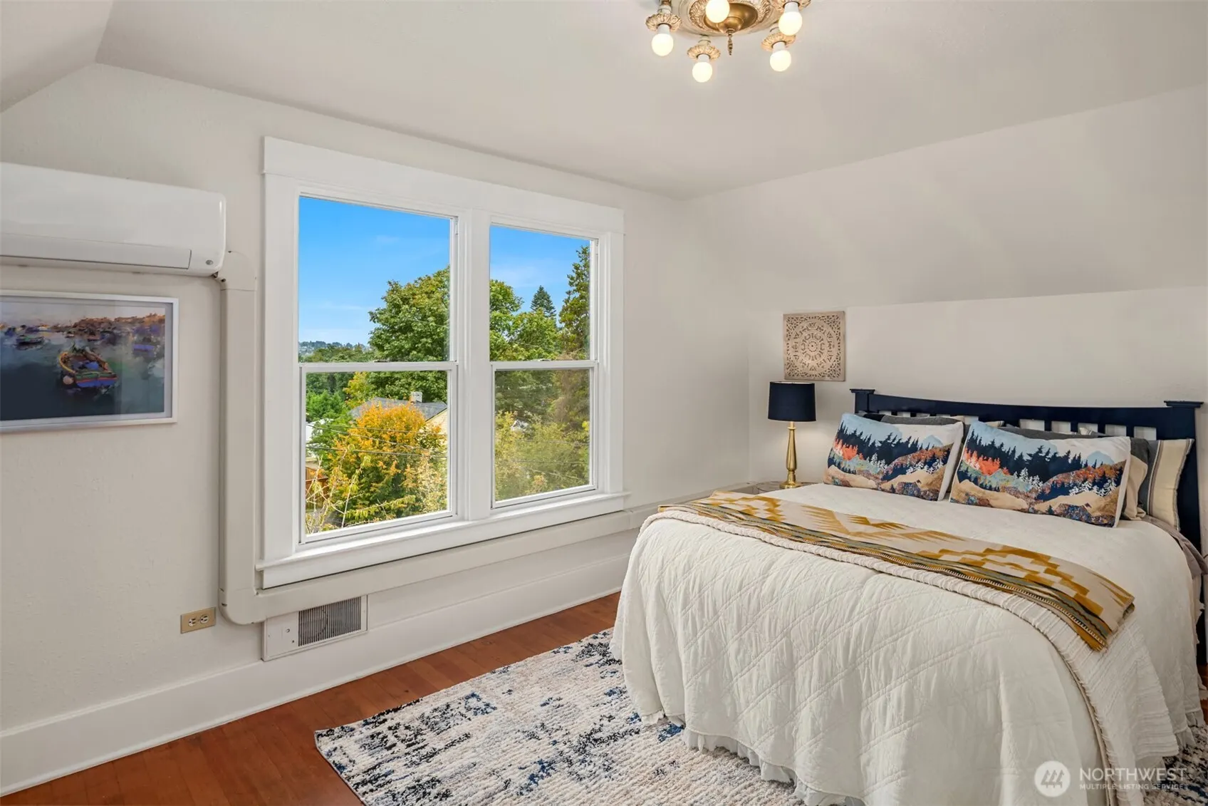311 W Smith Street , Seattle, WA 98119-2322