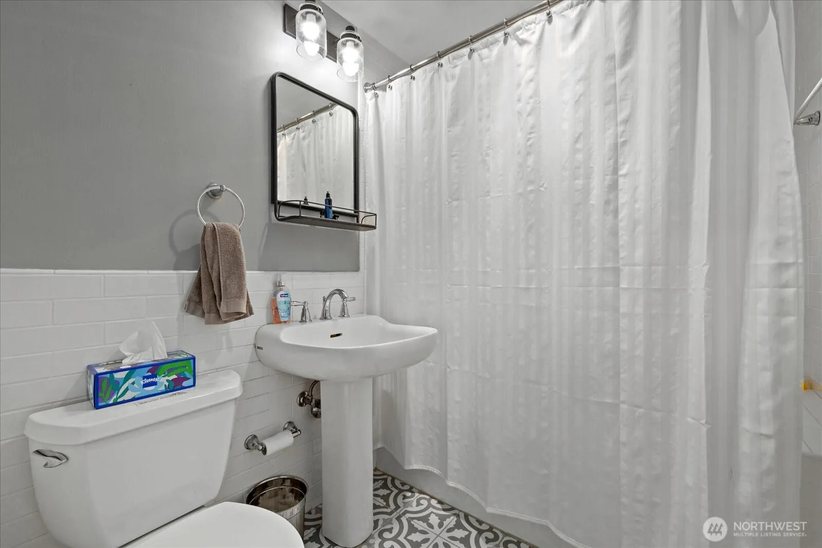 347 NW 52nd Street , Seattle, WA 98107