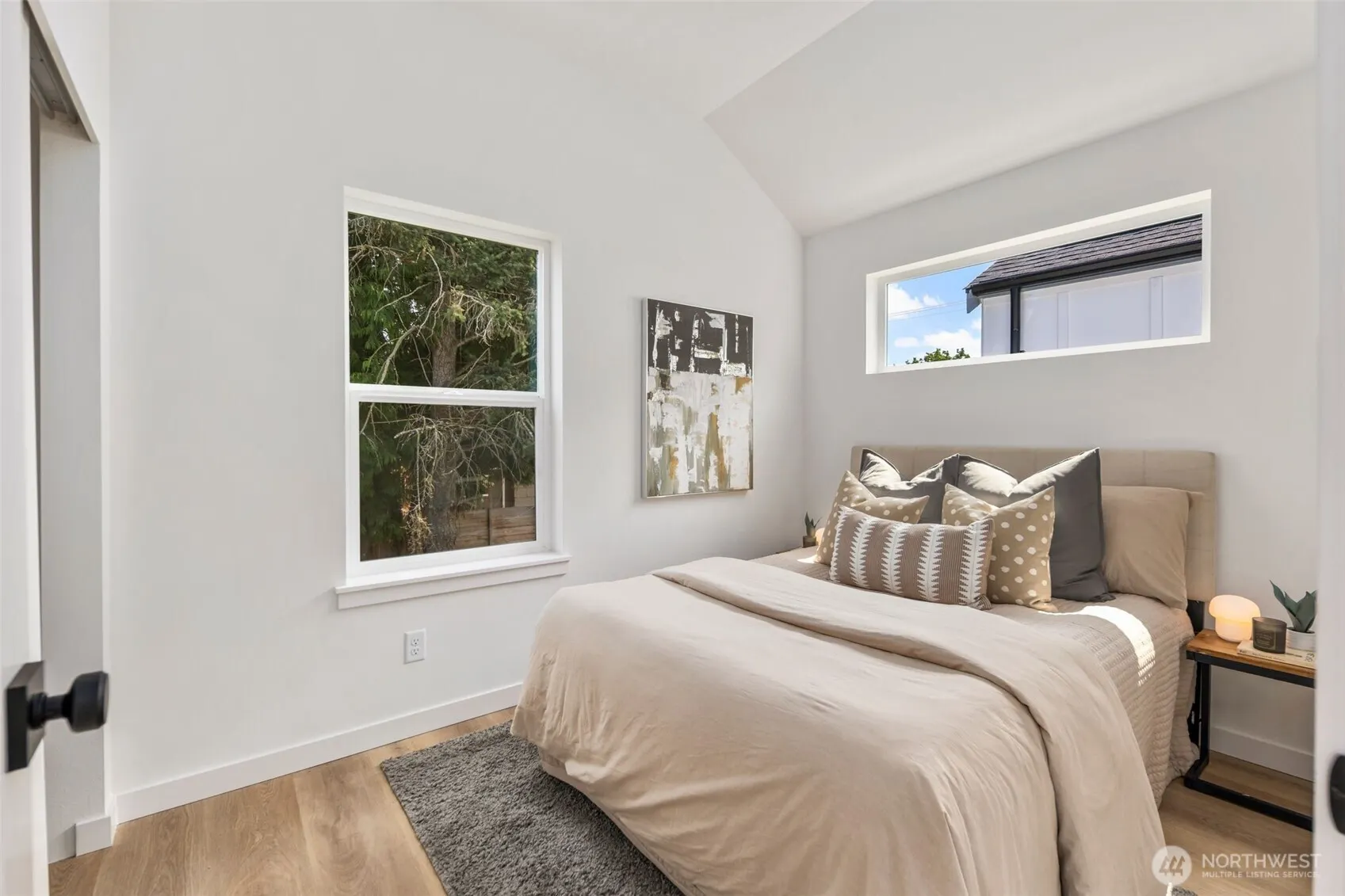 820 S Sullivan Street , Seattle, WA 98108