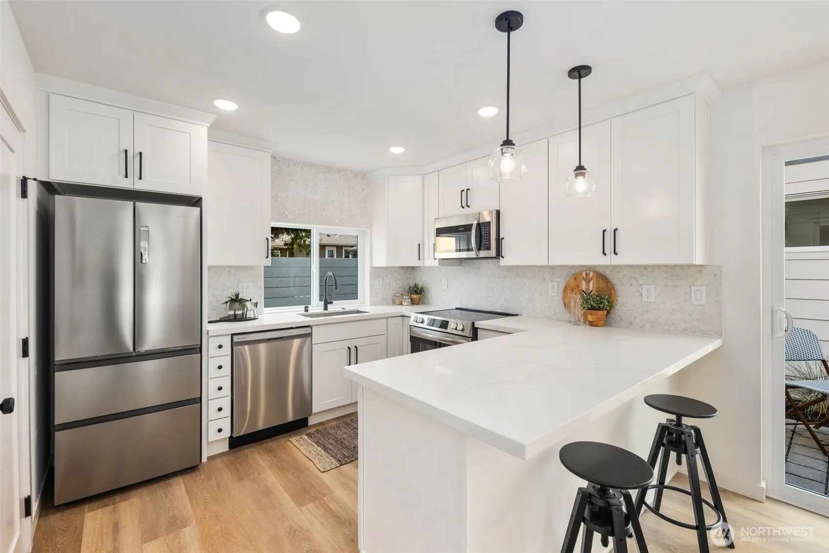 820 S Sullivan Street , Seattle, WA 98108