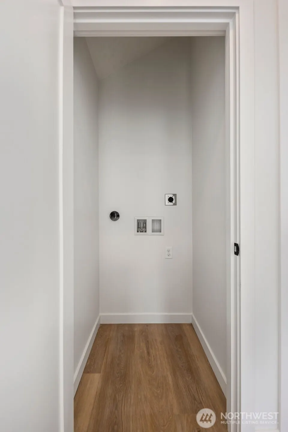 820 S Sullivan Street , Seattle, WA 98108