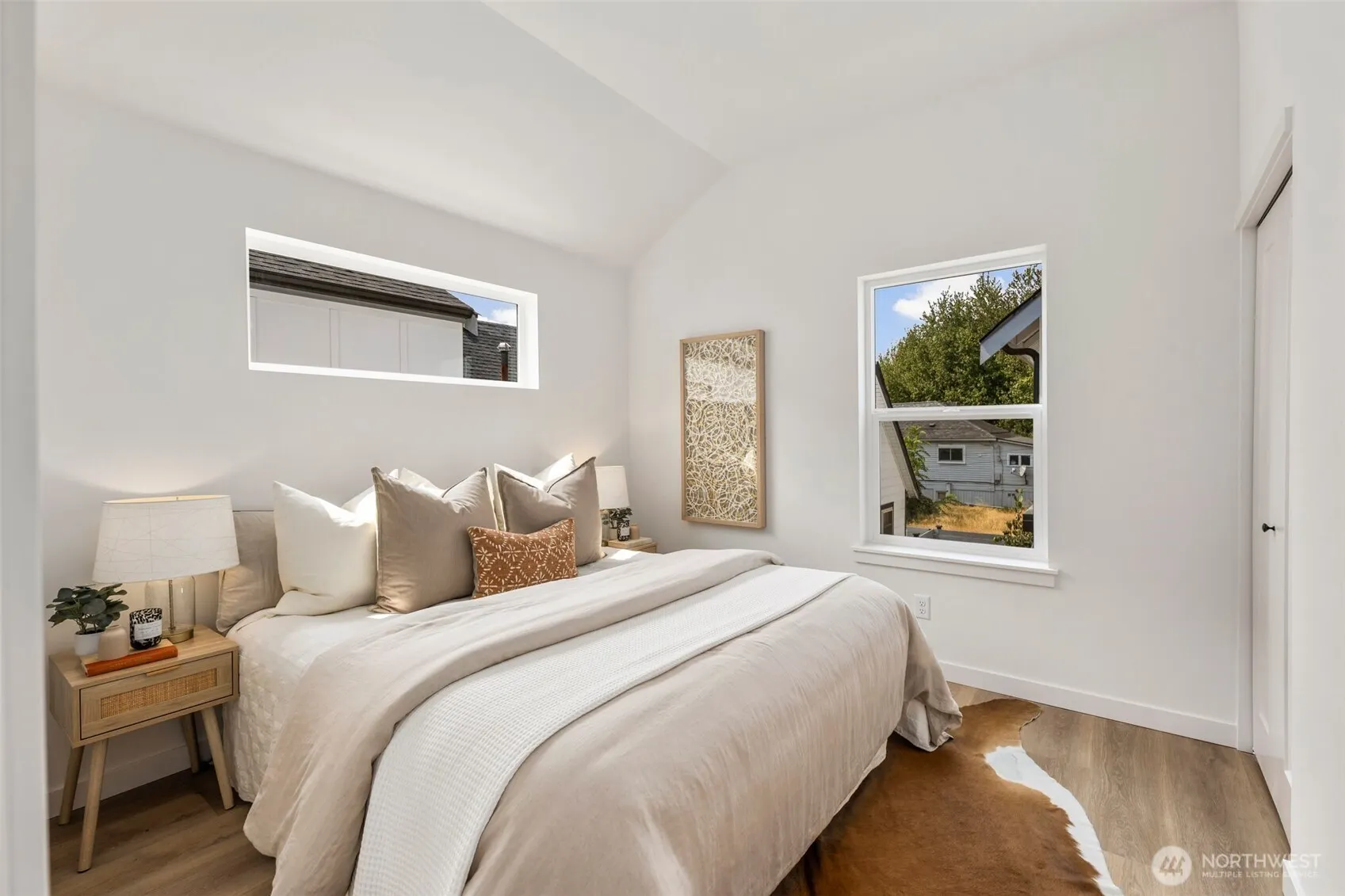 820 S Sullivan Street , Seattle, WA 98108