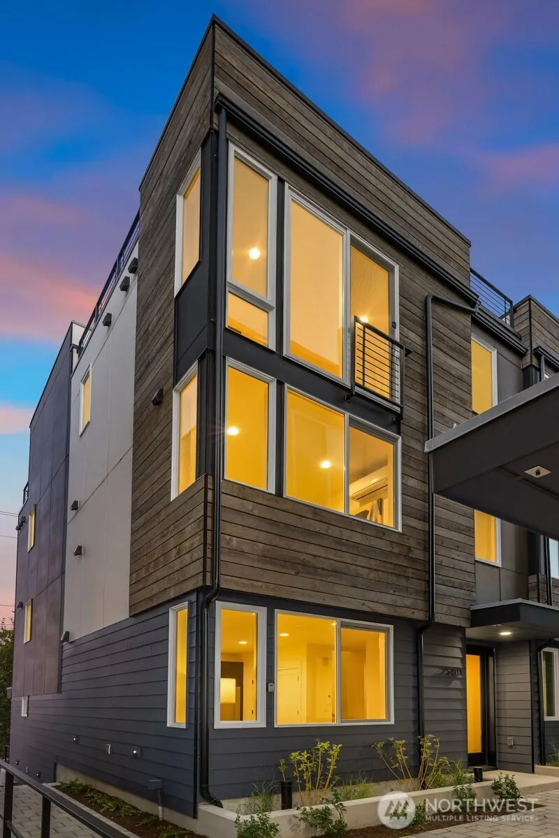 2335 16th Avenue S #A, Seattle, WA 98144