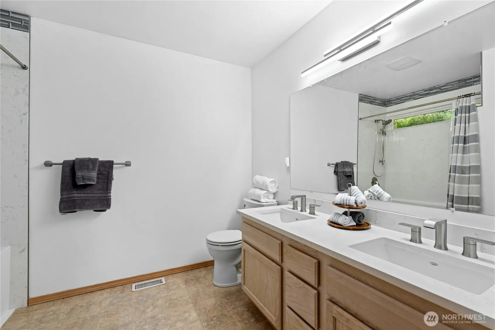 11416 SE 228th Place , Kent, WA 98031
