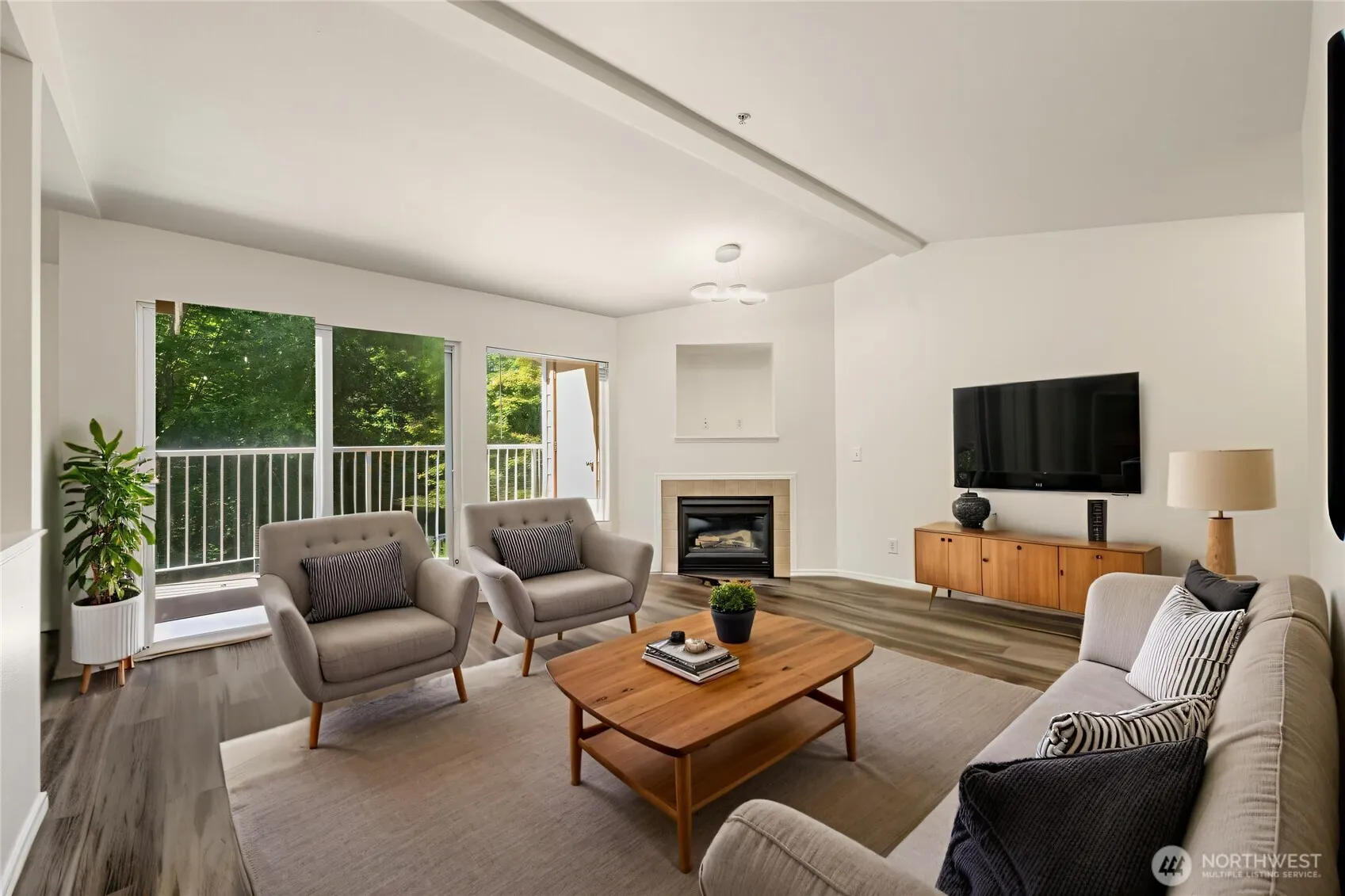 710 240th Way SE #J302, Sammamish, WA 98074