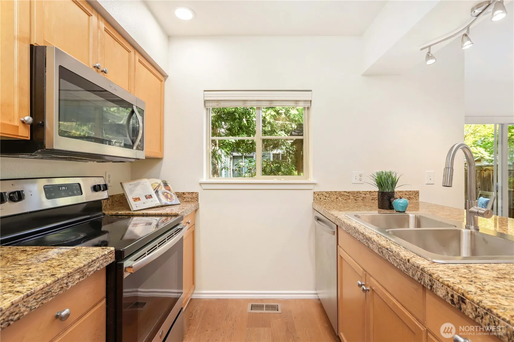 9135 161st Place NE, Redmond, WA 98052