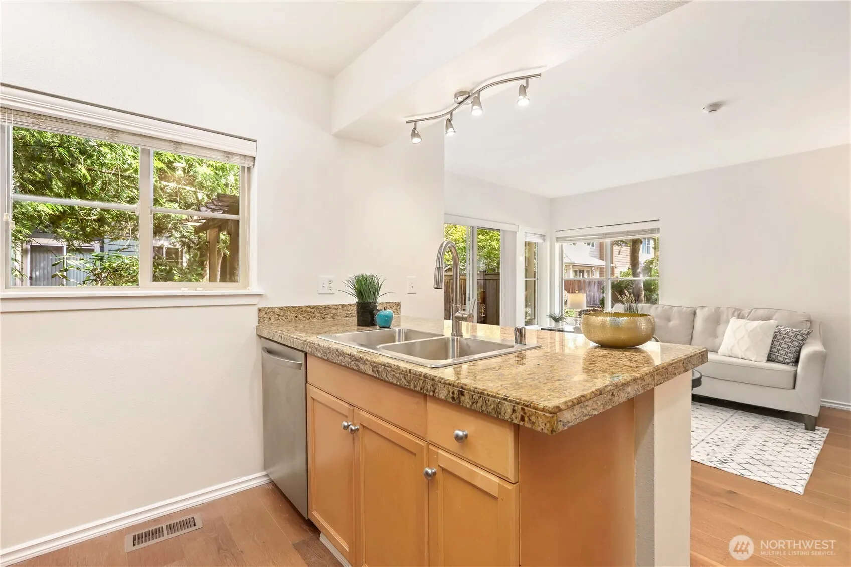 9135 161st Place NE, Redmond, WA 98052