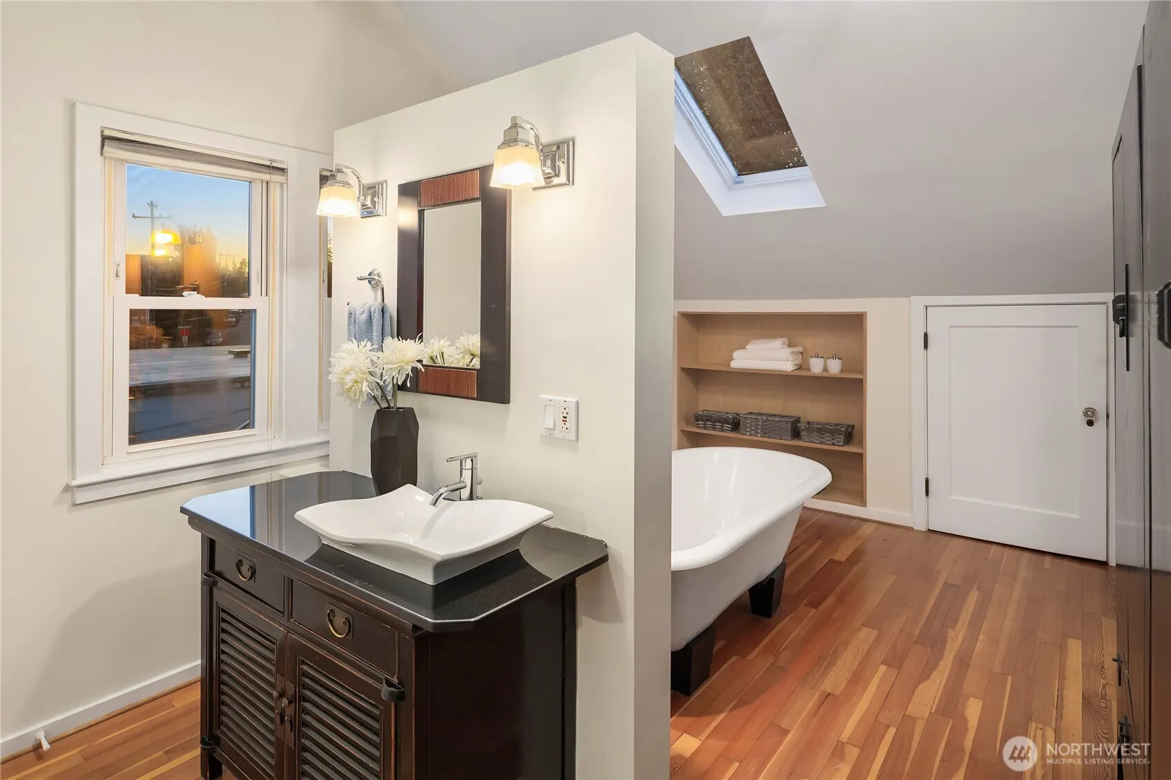 7215 W Green Lake Drive N, Seattle, WA 98103